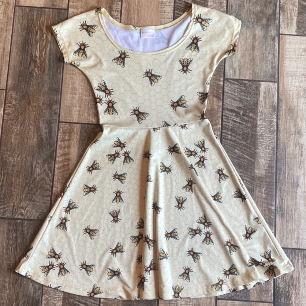 Cowcow Fly Print Octagon Cream Dress